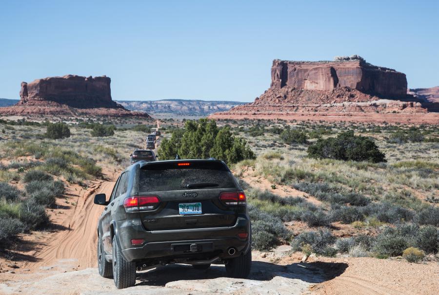 Jeep Grand Cherokee 75th Anniversary 2016 года  (NA) (фото 4 из 8)